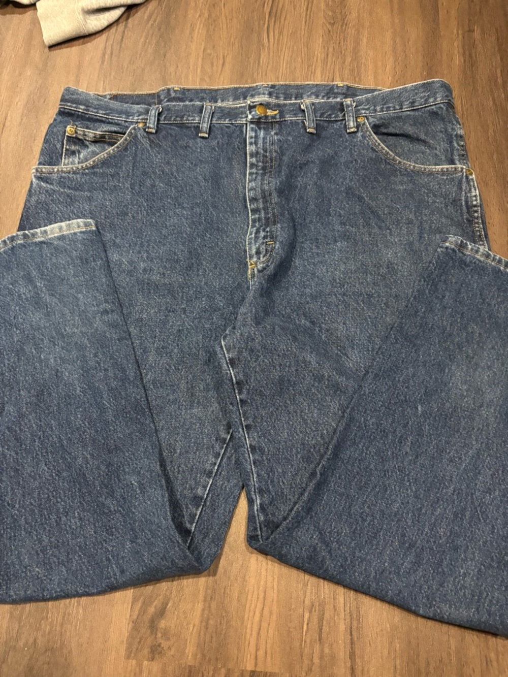 Wrangler Men's Dark Blue Relaxed Fit Jeans